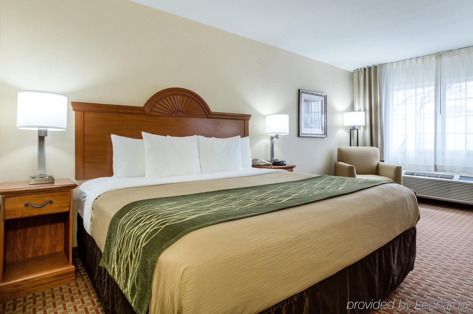 Super 8 By Wyndham Great Bend Hotel Ngoại thất bức ảnh