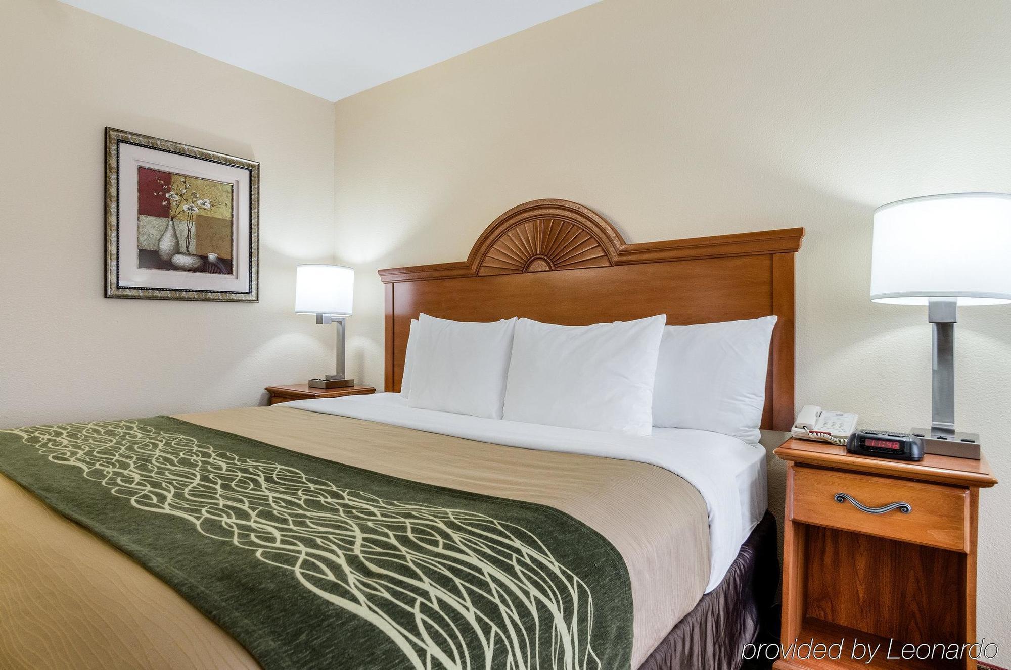 Super 8 By Wyndham Great Bend Hotel Ngoại thất bức ảnh