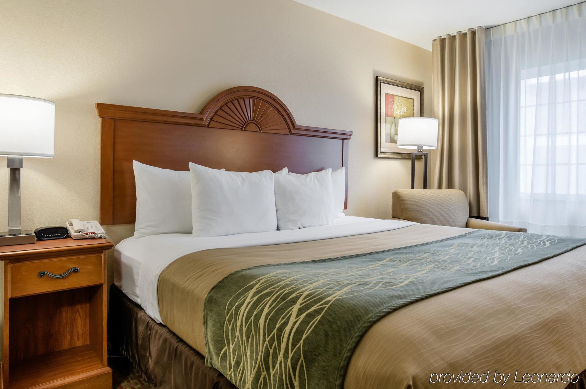 Super 8 By Wyndham Great Bend Hotel Ngoại thất bức ảnh