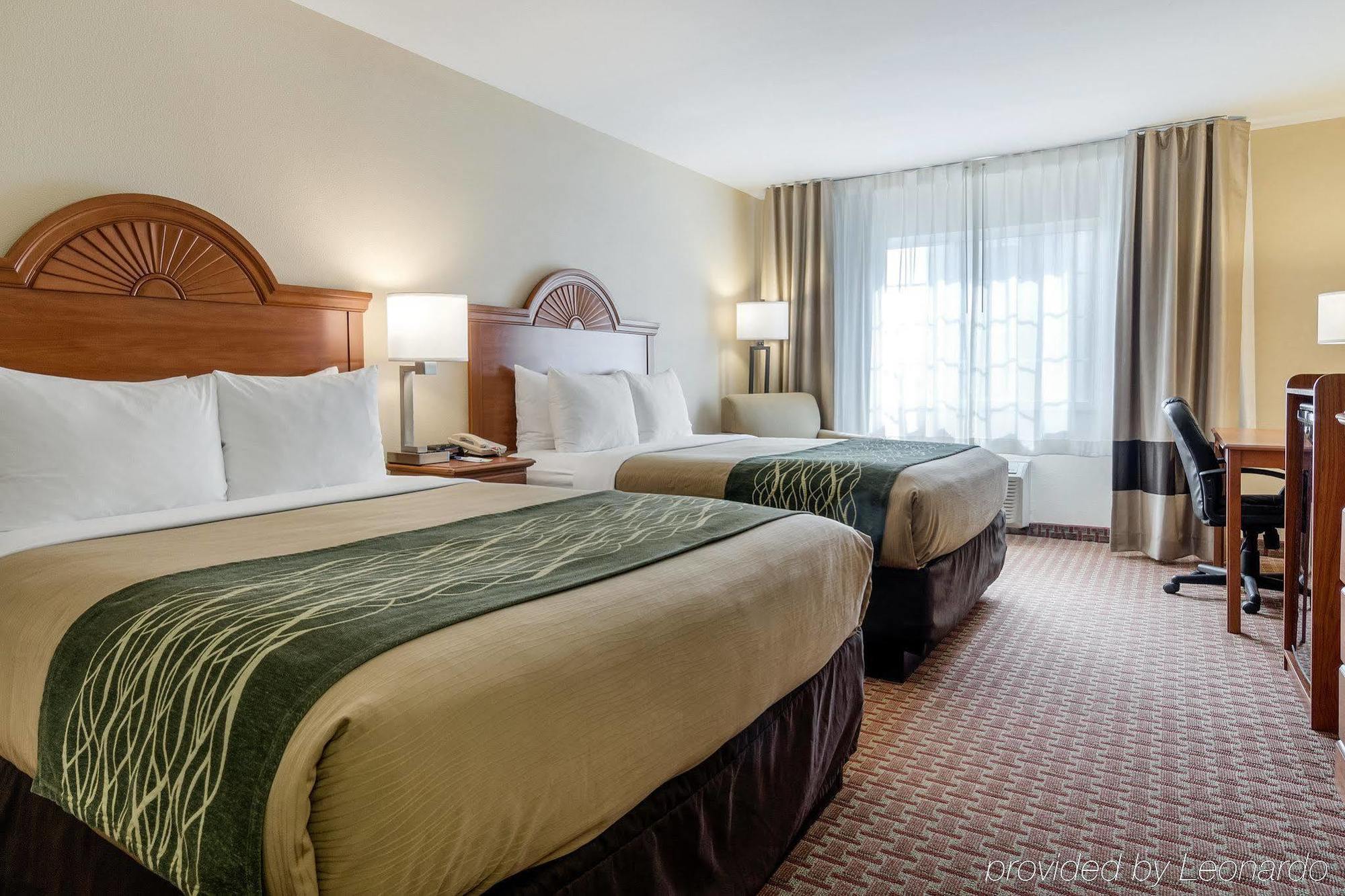 Super 8 By Wyndham Great Bend Hotel Ngoại thất bức ảnh