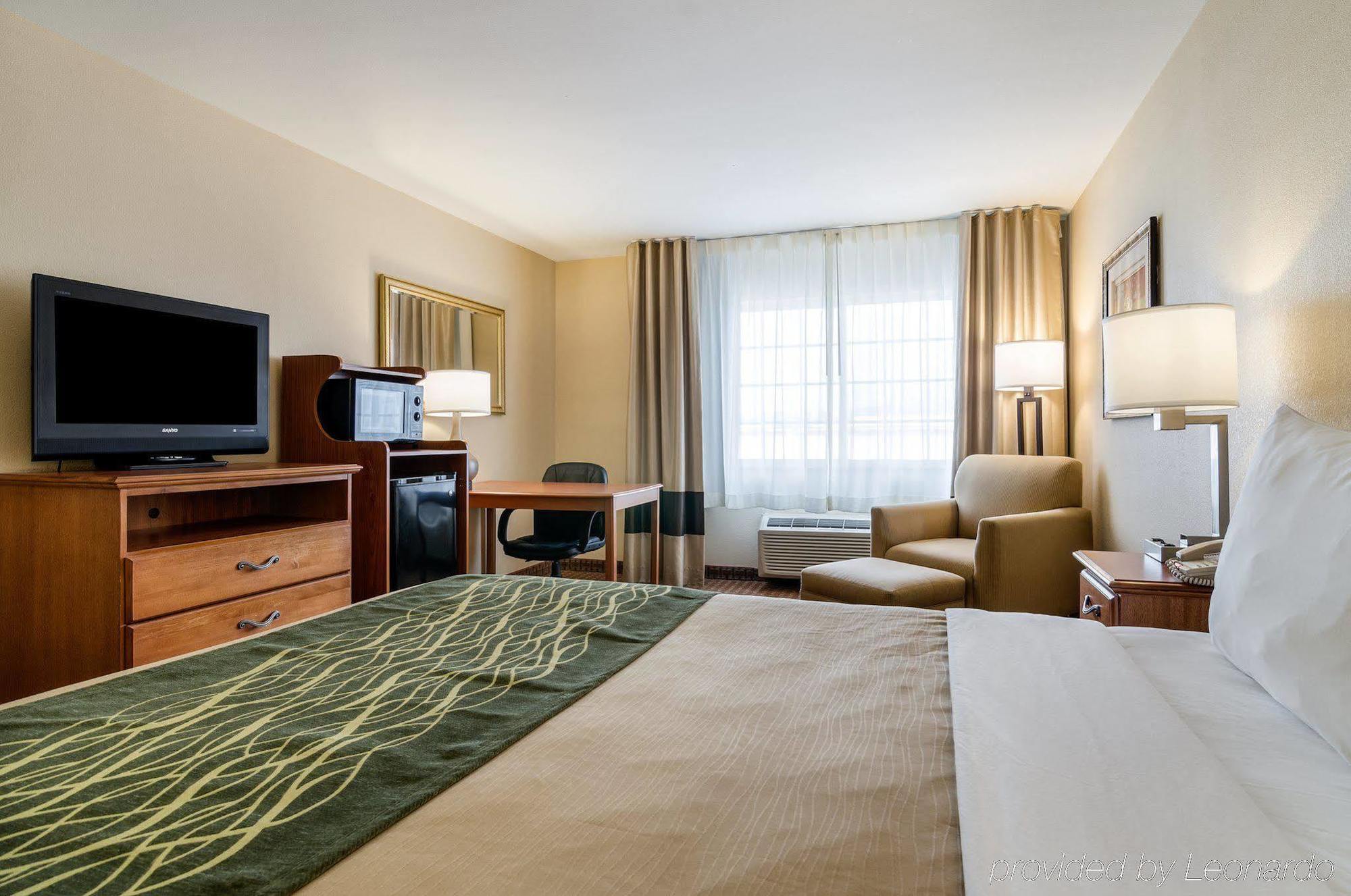 Super 8 By Wyndham Great Bend Hotel Ngoại thất bức ảnh