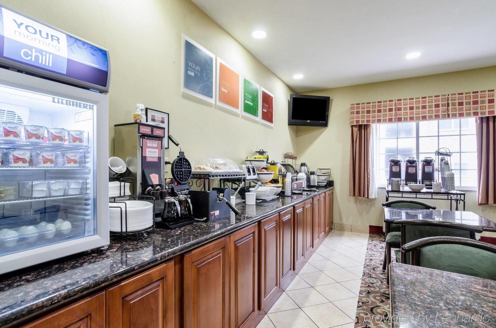 Super 8 By Wyndham Great Bend Hotel Ngoại thất bức ảnh