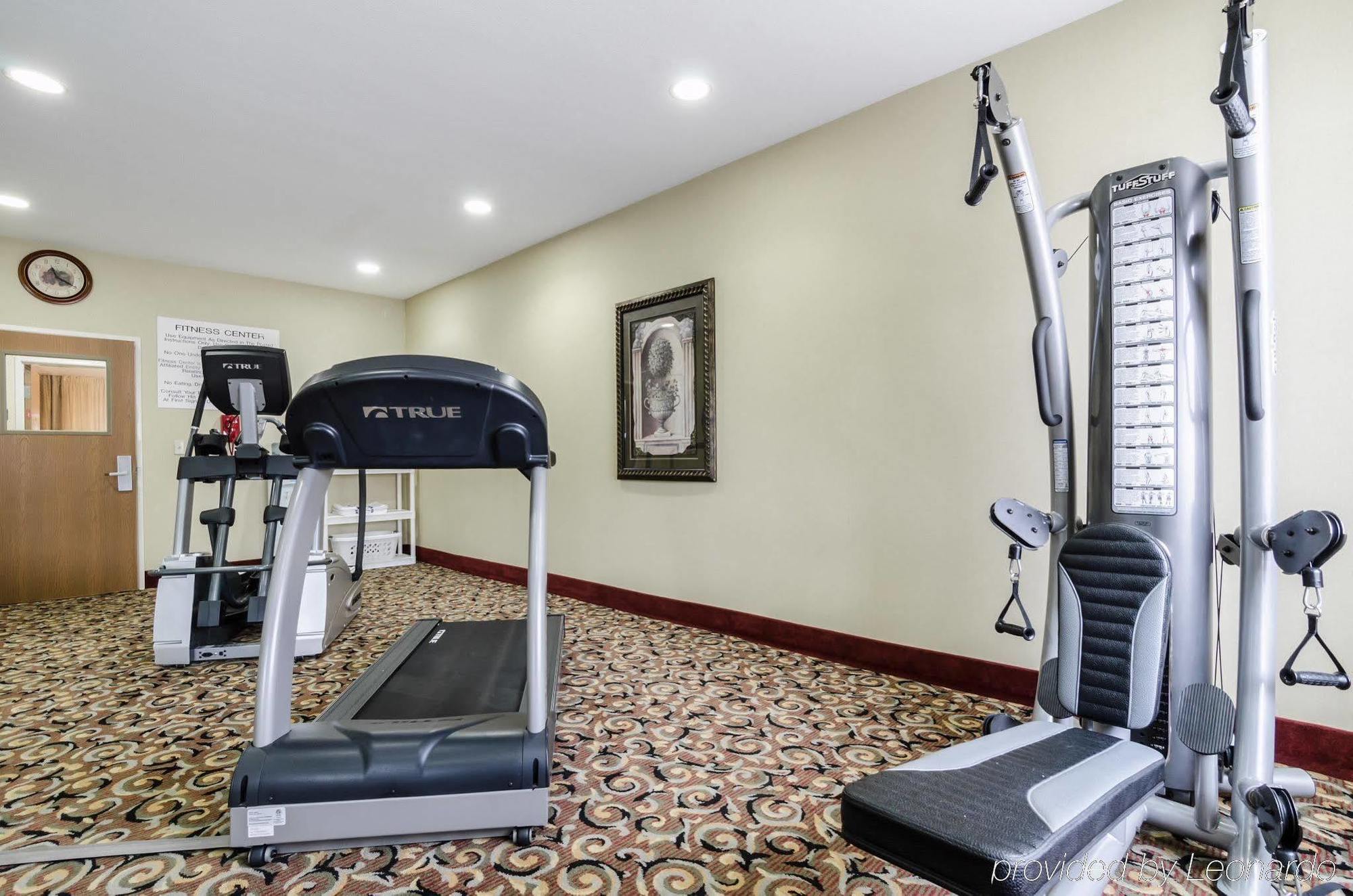 Super 8 By Wyndham Great Bend Hotel Ngoại thất bức ảnh