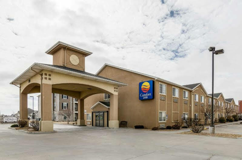 Super 8 By Wyndham Great Bend Hotel Ngoại thất bức ảnh